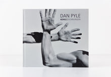 Lade das Bild in den Galerie-Viewer, Dan Pyle - Kohlezeichnungen
