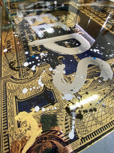 Lade das Bild in den Galerie-Viewer, Money Never Sleeps
